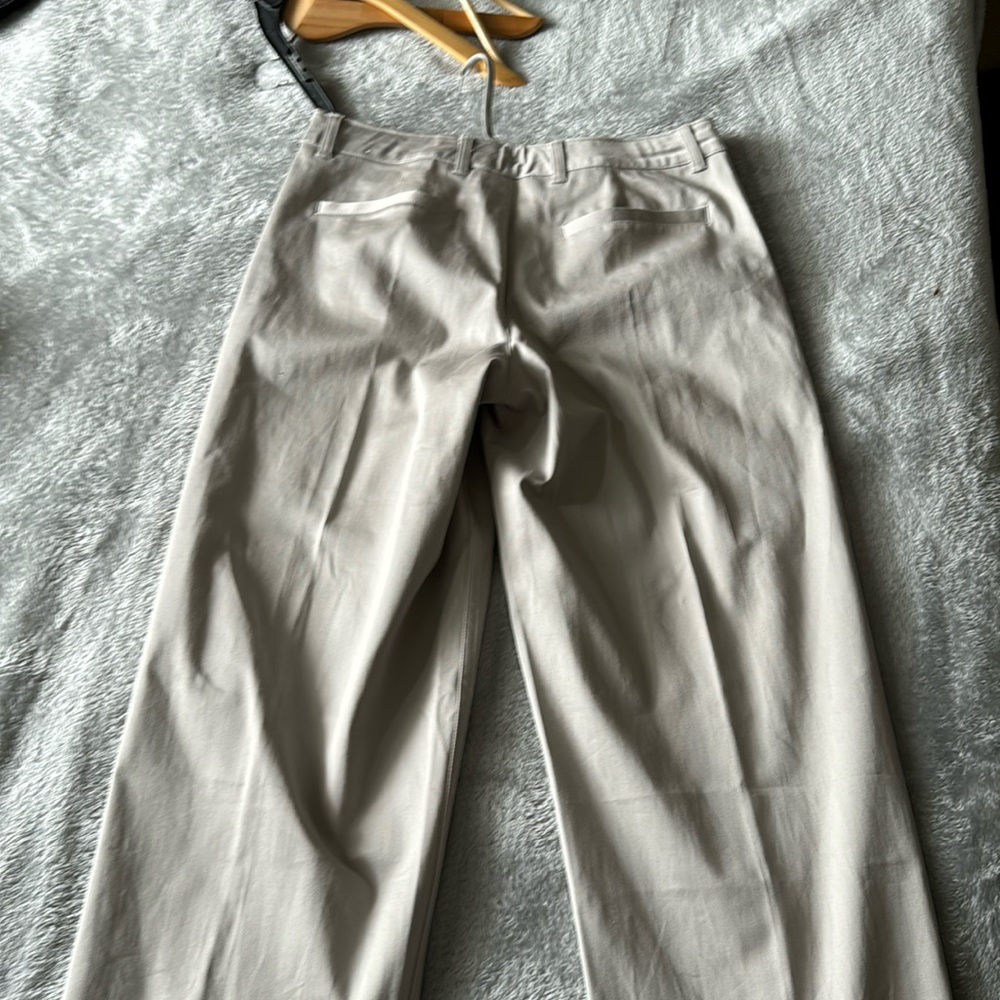 White nike pants